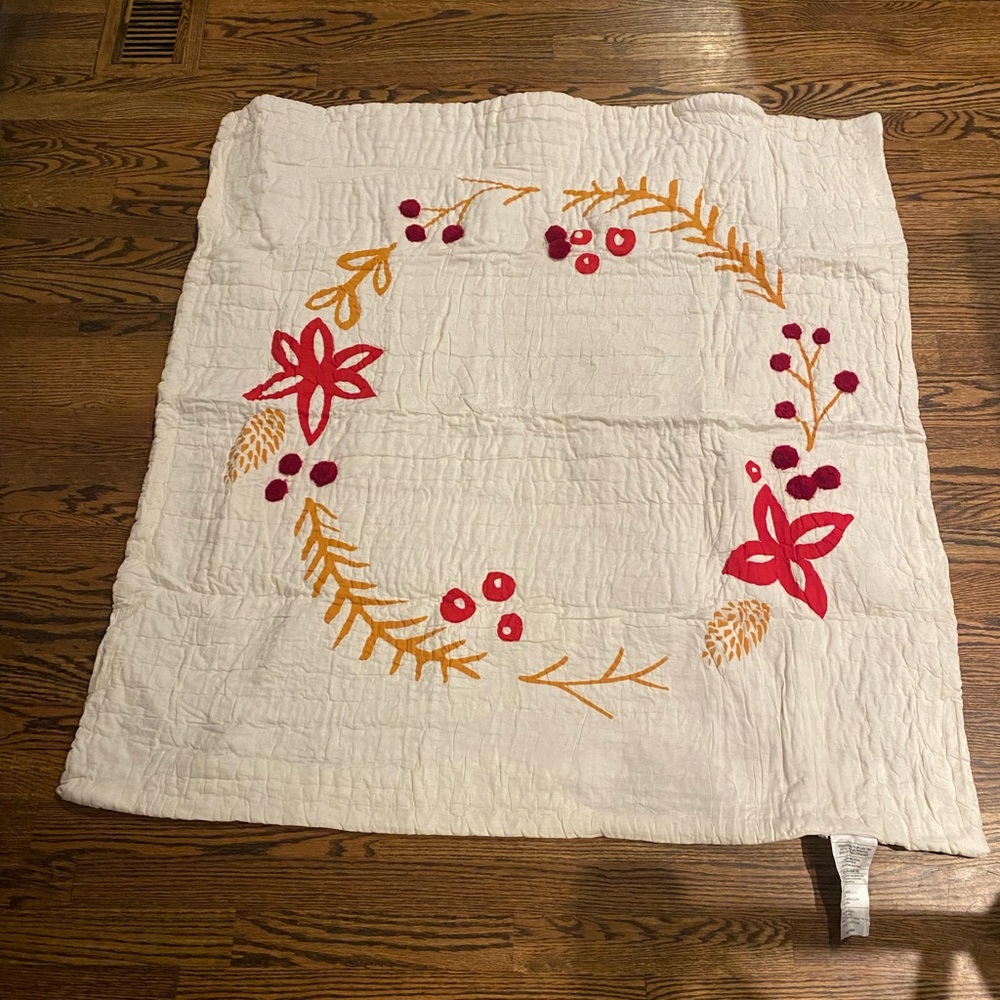 Hallmark Baby Holiday Wreath blanket